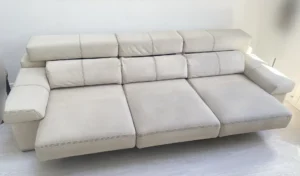 Resultado impecable tras limpieza profesional de sofá de alta gama en Boadilla del Monte, Madrid