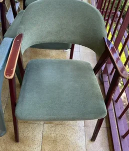Silla limpia de pana
