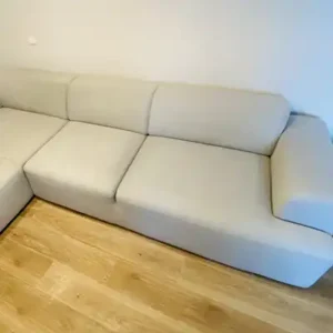 Sofa gris chaiselongue en Las Rozas