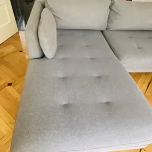 sofá chaiselongue en Valdebebas