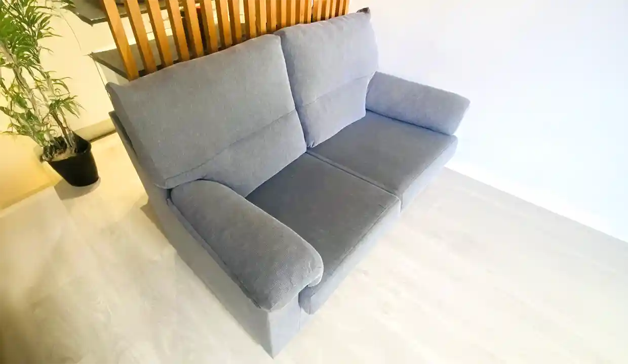 Sofá de terciopelo en Alicante